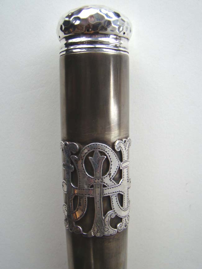 A FABULOUS Silver mounted Walking Stick containing a complete carved wooden chess set and fold up chess board circa 1900. — image 2
